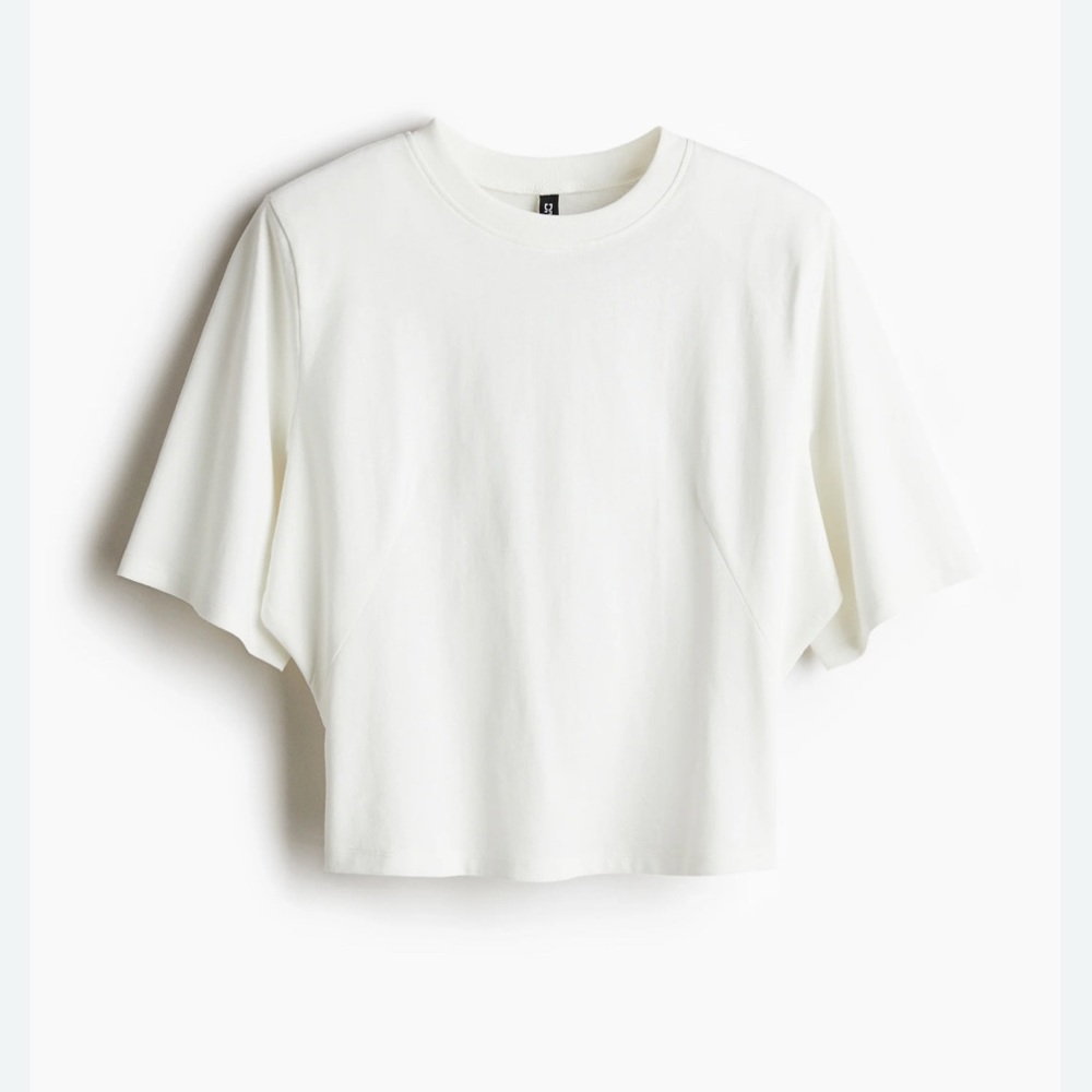 Divided H&M White Short Sleeve Tee with Shoulder Pads and Darts for Shape